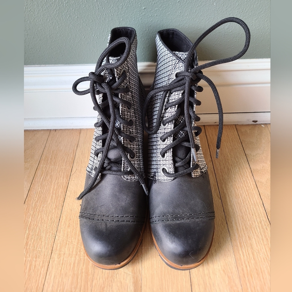 Sorel Lexie Wedge Boots, Size 8